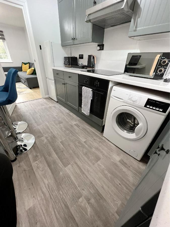 Stunning Apartment In Beckton With Private Entrance Londres Exterior foto
