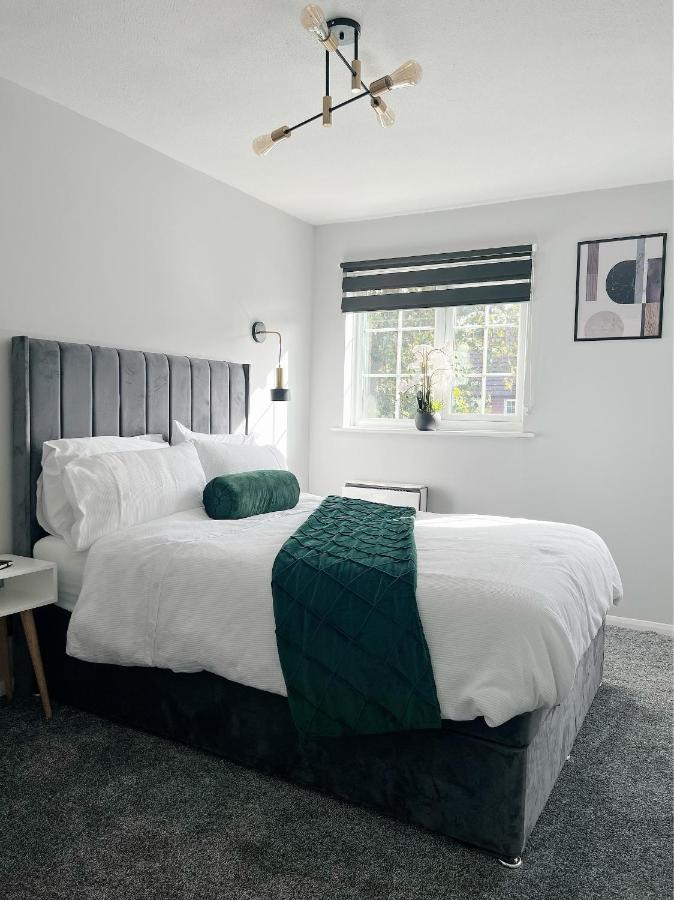 Stunning Apartment In Beckton With Private Entrance Londres Exterior foto