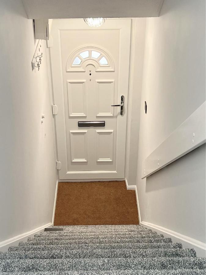 Stunning Apartment In Beckton With Private Entrance Londres Exterior foto