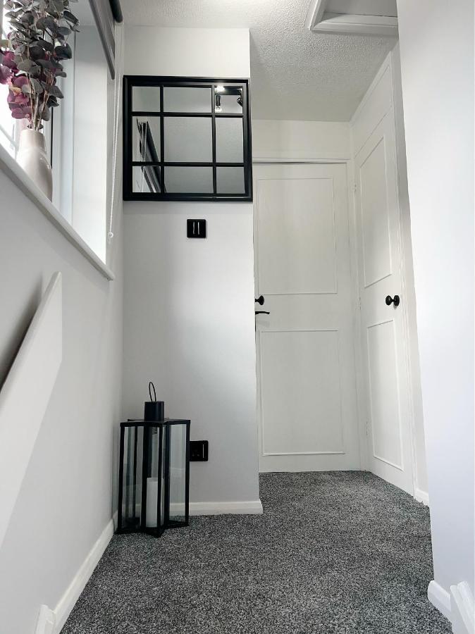 Stunning Apartment In Beckton With Private Entrance Londres Exterior foto
